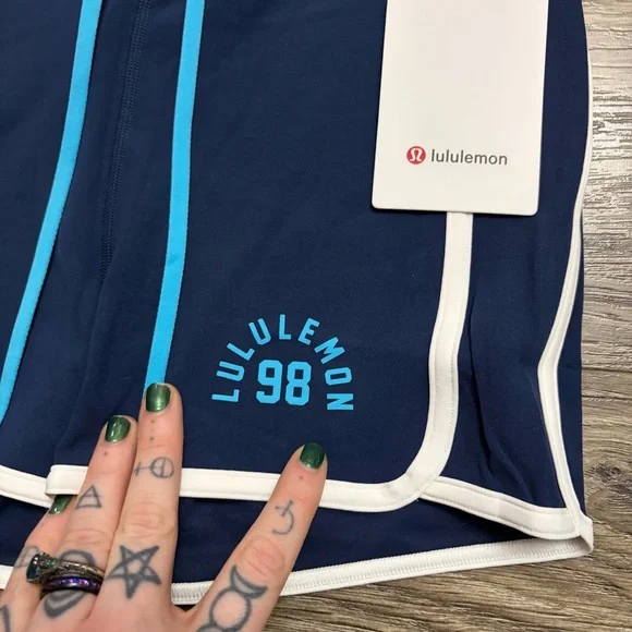 NWT Lululemon Nulu Sporty Trim High-Rise Short *3” (Club Blue/White) Size: 6 - Picture 3 of 6